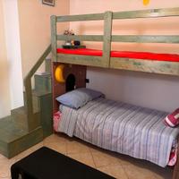 letto a castello con scaletta