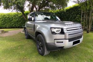 LAND ROVER Defender - 2021