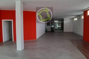 Negozio con deposito ed lastrico solario