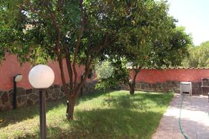 VILLA A SCHIERA A SINNAI