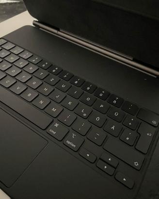 Apple magic keyboard 12.9