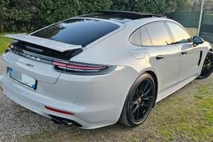 Porsche Panamera gts Exesecutive