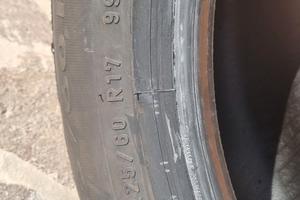 Gomme Pirelli 255/60/17
