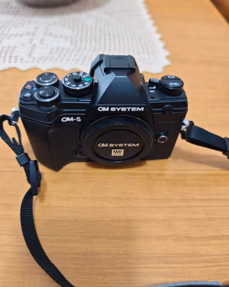 Olympus OM5 + olympus Zuiko 12-40 F4 + accessori