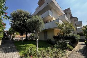 Appartamento di 85 m² con 3 locali e box auto a Pi