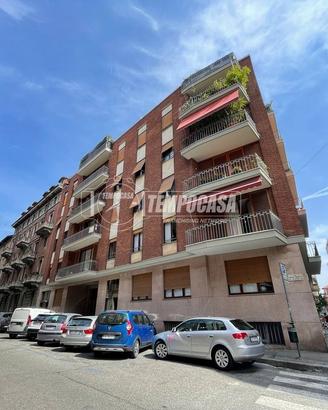 AMPIO APPARTAMENTO DI RAPPRESENTANZA IN CONTESTO E