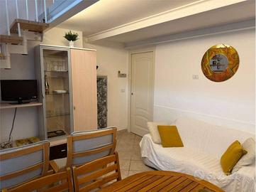 Monolocale con soppalco e posto auto di proprietà