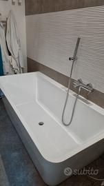 Vasca in resina di design 