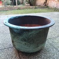 Vecchia pentola in rame