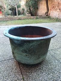 Vecchia pentola in rame