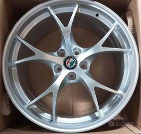 Cerchi in lega originali 19" Alfa Romeo GIULIA QV