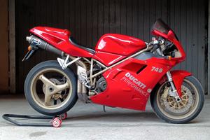Ducati 748 anno 2000