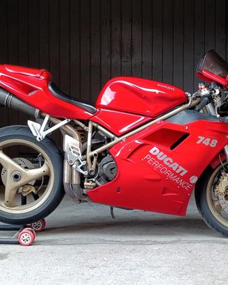 Ducati 748 anno 2000
