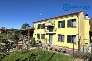 Casa singola con scoperto e garage