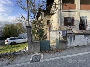 Immobile in asta di 97 m² con 3 locali a Biella