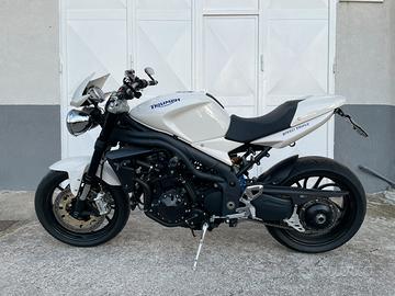 Triumph speed triple 1050