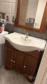 Lavandino con armadietto e specchio