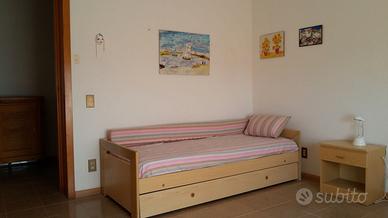 Divano letto con doppio letto + comodino