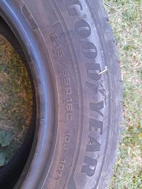 4 Pneumatici Goodyear 215/65 R16C 109/107T - solo 