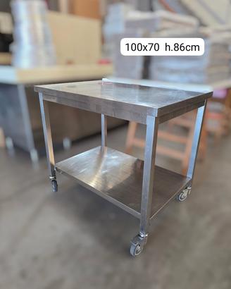 Tavolo inox professionale con ruote 

70 cm