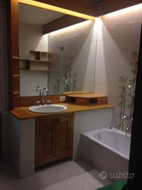 Lavabo con piano e sportelli