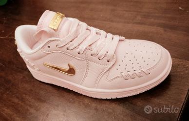 Nike Air Jordan 1 Low Rosa con dettagli oro – Snea