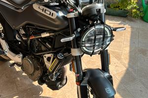 Husqvarna svartpilen 401