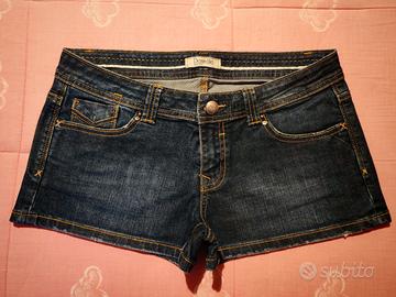 Shorts in jeans