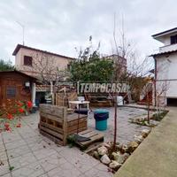 Villa Trifamiliare a Fiumicino 4 locali