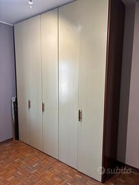 Ampio armadio spazioso 6 ante cassettiera interna