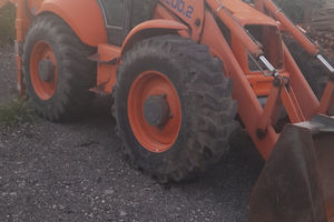 Vendita terna escavatore gommato