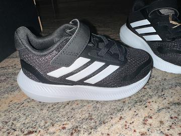 Scarpine Adidas taglia 24 bambino