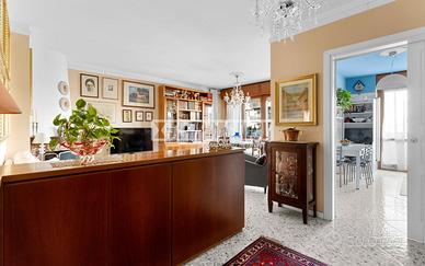 3 LOCALI PIANO ALTO CON TERRAZZO