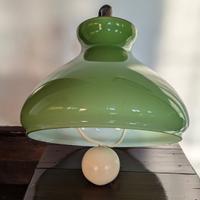 Lampada a sospensione vintage in vetro opalino.