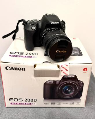Canon EOS 200D + Obiettivo Canon EF-S 18-55 IS STM