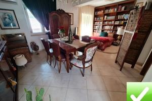 Stabile Indipendente Su Tre Livelli Vito Inferiore