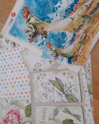 Busta con vari materiali per decoupage, scrap