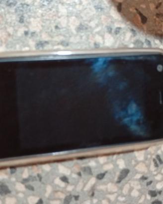 Cellulare piccolo