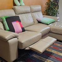 Divano con chaise longue e relax elettrico