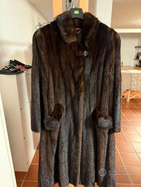 Pelliccia visone femmina colore marrone scuro