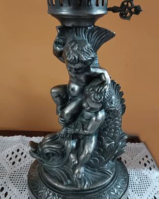 LAMPADA DA TAVOLO IN PELTRO