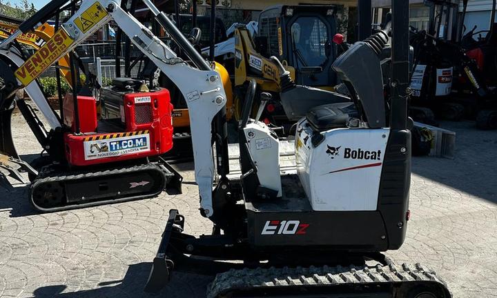 Mini escavatore BOB CAT E10z