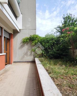 MONOLOCALE A PESCHIERA BORROMEO
