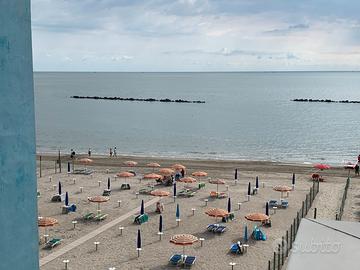 App. SUL MARE a Lido Scacchi con posto auto