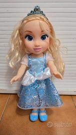 Disney Princess bambola 38 cm di Cenerentola con