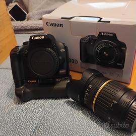 macchina fotografica Canon con obbiettivo 
