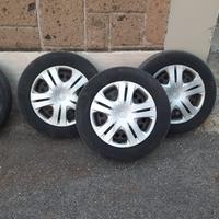 Cerchi in acciaio da 15 con gomme 175/65 R15