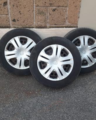 Cerchi in acciaio da 15 con gomme 175/65 R15
