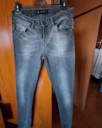Jeans Zara grigi taglia 36