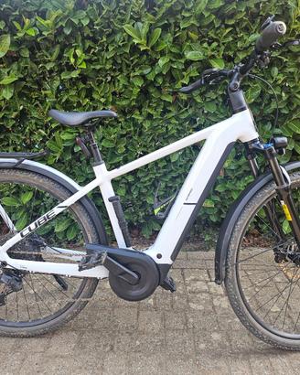 Ebike Cube Kathmandu Hybrid One 800 tour/trekking